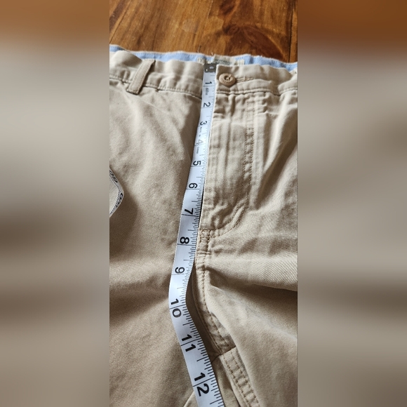 L.L. Bean Shorts Mens Size 33 Beige Standard Fit Chino Flat Front Hiking - Picture 12 of 13